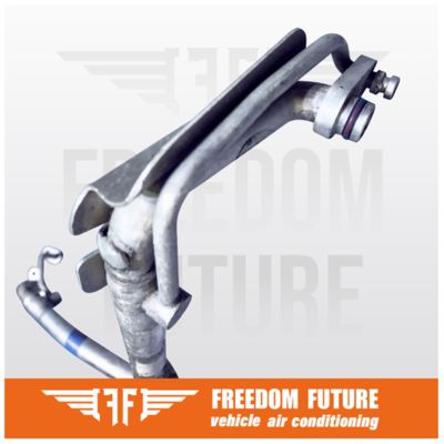 フォルクスワーゲン アウディ 5Q1816738B カーエアコンパイプ アルミニウム 15-20 S3 2.0L適合